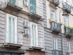 Unclassified image, 3 of 22, button - CentroStorico Luxury FamilyLoft mit Blick auf di by Interhome (Napoli)
