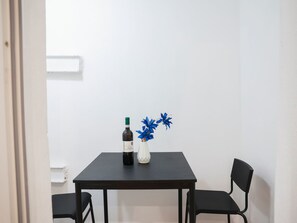 Kitchen / Dining Room - CentroStorico Luxury FamilyLoft mit Blick auf di by Interhome (Napoli)