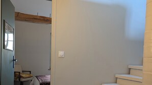 2 多间卧室、熨斗/熨衣板、旅行婴儿床、WiFi