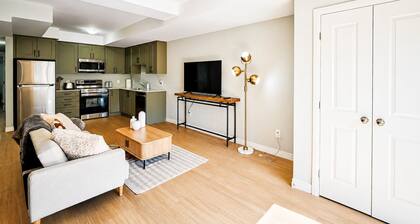 Bright Modern 2BR 2BA · Free Parking · Walk to Trails · Near Conestoga College