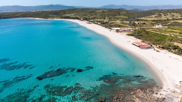 Una spiaggia nelle vicinanze