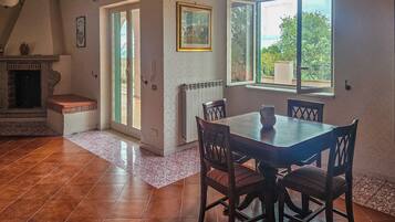 Villa, Garden View | Dining