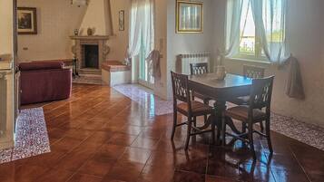 Villa, Garden View | Dining