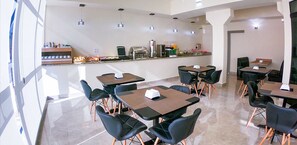 Dining - HOTEL LAGO ARARAS (Araras)