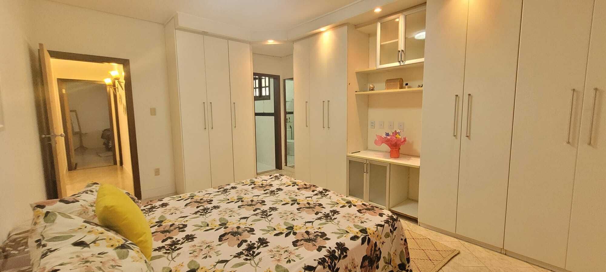 Acceso a internet y ropa de cama 