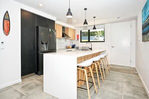 Apartment | Private kitchen - Spacious Family Stay Near Coolum Beach (Sunshine Coast)