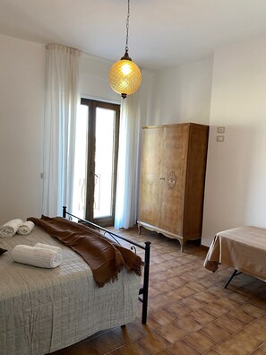 2 bedrooms, iron/ironing board, free WiFi, bed sheets - ALBA (The House of Three Suns) (Agerola)