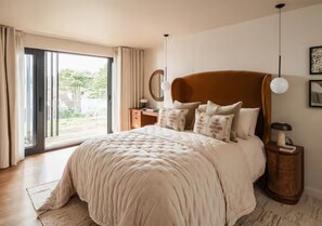 4 bedrooms, iron/ironing board, free WiFi, bed sheets - Luxury Mid Century Retreat | Hot Tub, Sauna & Gym - Pass the Keys (Hove)