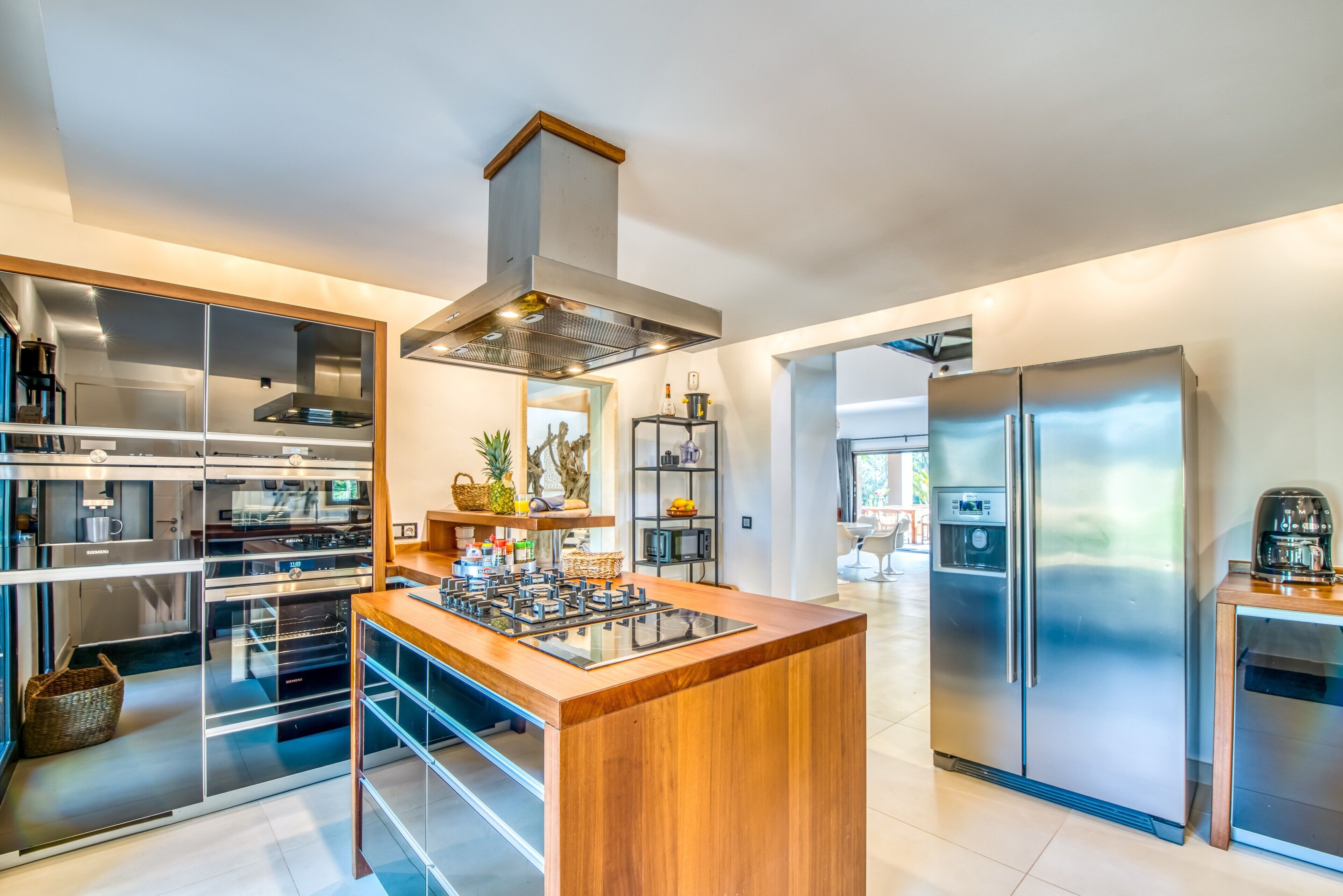 Refrigerador, microondas, horno, placa de cocina