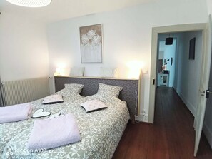 Strykjärn/strykbräda, resesäng, gratis wi-fi och sängkläder