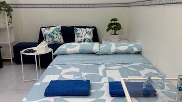 Iron/ironing board, WiFi, bed sheets, wheelchair access