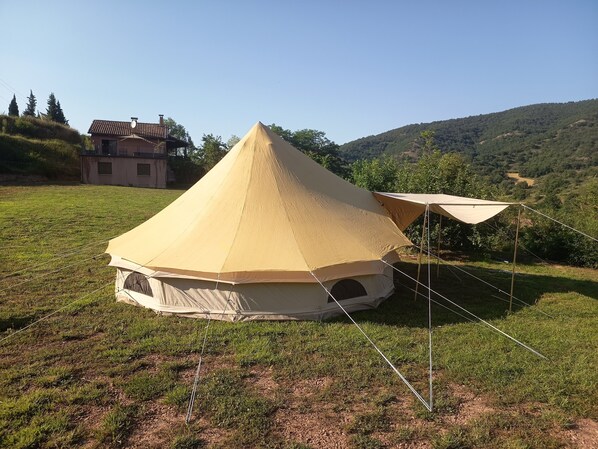 Property grounds - Bell Tent in Las Merindades, Burgos – Glamping with Nordic Bath (Villagalijo)