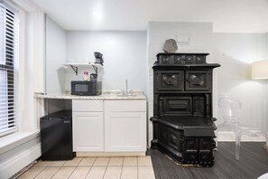 Interior - Centrally located Stay In Boston's Bay (Boston)