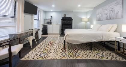 Centrally located Stay In Boston's Bay