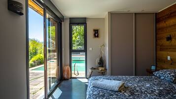 3 habitaciones, tabla de planchar con plancha, wifi y ropa de cama