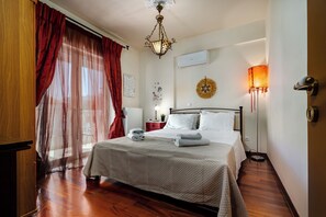 Room - Spacious Villa with pool 500m from
Beach (Vari)