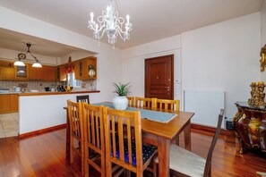 Dining - Spacious Villa with pool 500m from
Beach (Vari)