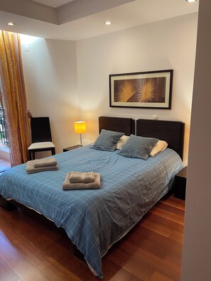 Iron/ironing board, WiFi, bed sheets