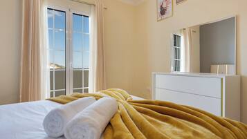 Family House, Ocean View | Iron/ironing board, WiFi (free)