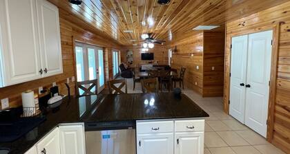 2-bedroom house in peaceful Perdido Beach with AC comfort