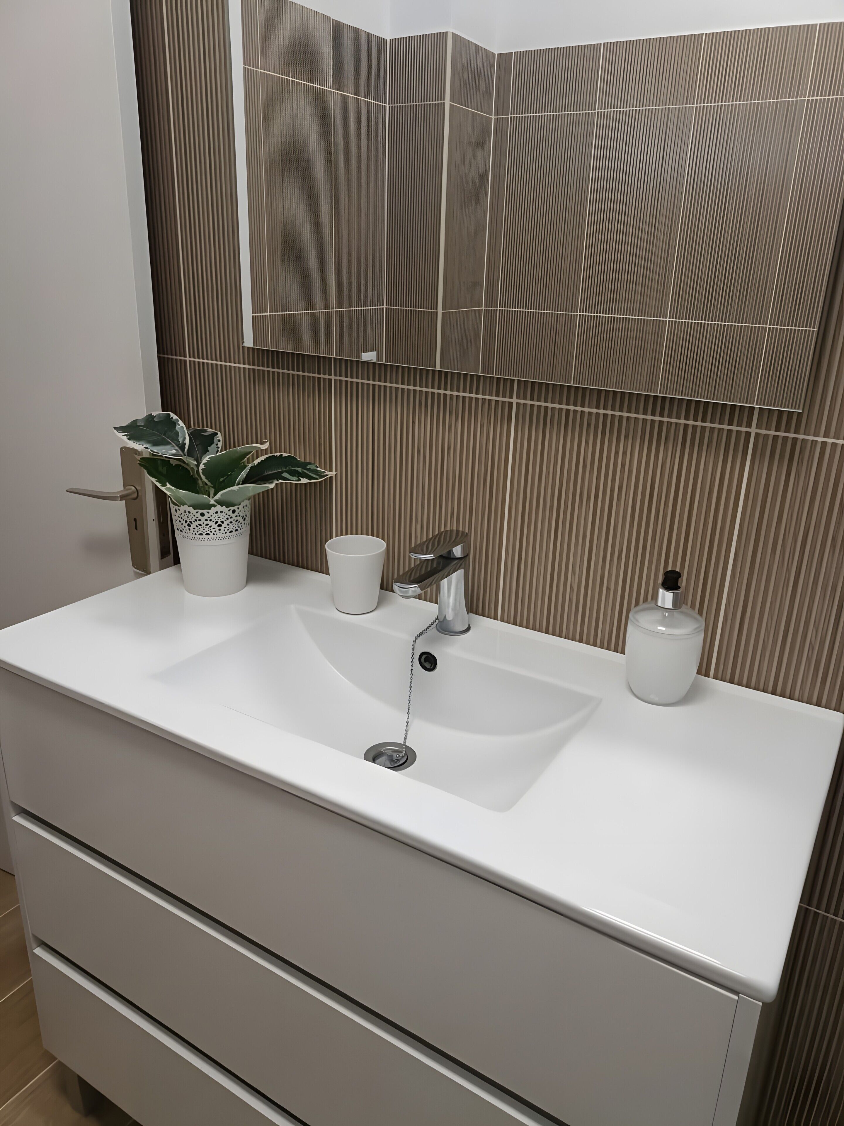 Ducha, secador de pelo, toallas