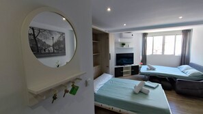 Iron/ironing board, WiFi, bed sheets, wheelchair access - 'Plazamar Palace' Studio with Shared Pool, Wi-Fi, and Air Conditioning (Torre del Mar)