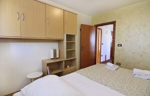 Apartment, 2 Bedrooms, Patio, Garden View - Relaxing Retreat With Covered Terrace and Pool (Brtonigla)