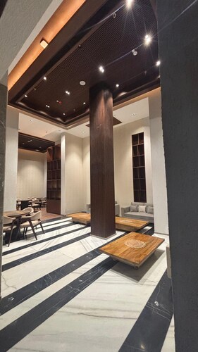 Cozy 2-bedroom apartment with AC in serene Noida
