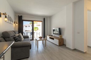 TV - Ocean Park 39 - One Bed (Costa Adeje)