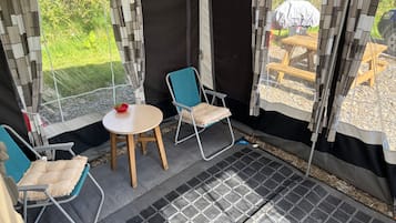 Tempat makan outdoor