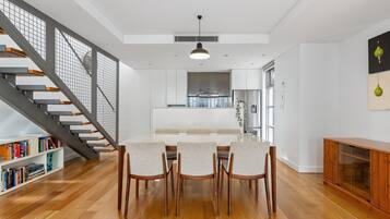Apartment | Private kitchen | Cookware/dishes/utensils