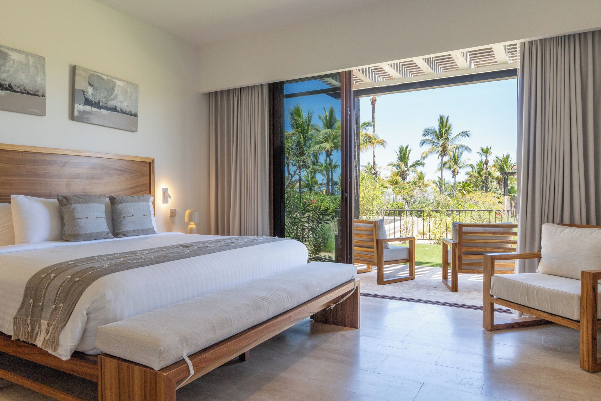 Luxury Apartment, 3 Bedrooms, Garden Area | Premium bedding, down comforters, memory foam beds, blackout drapes