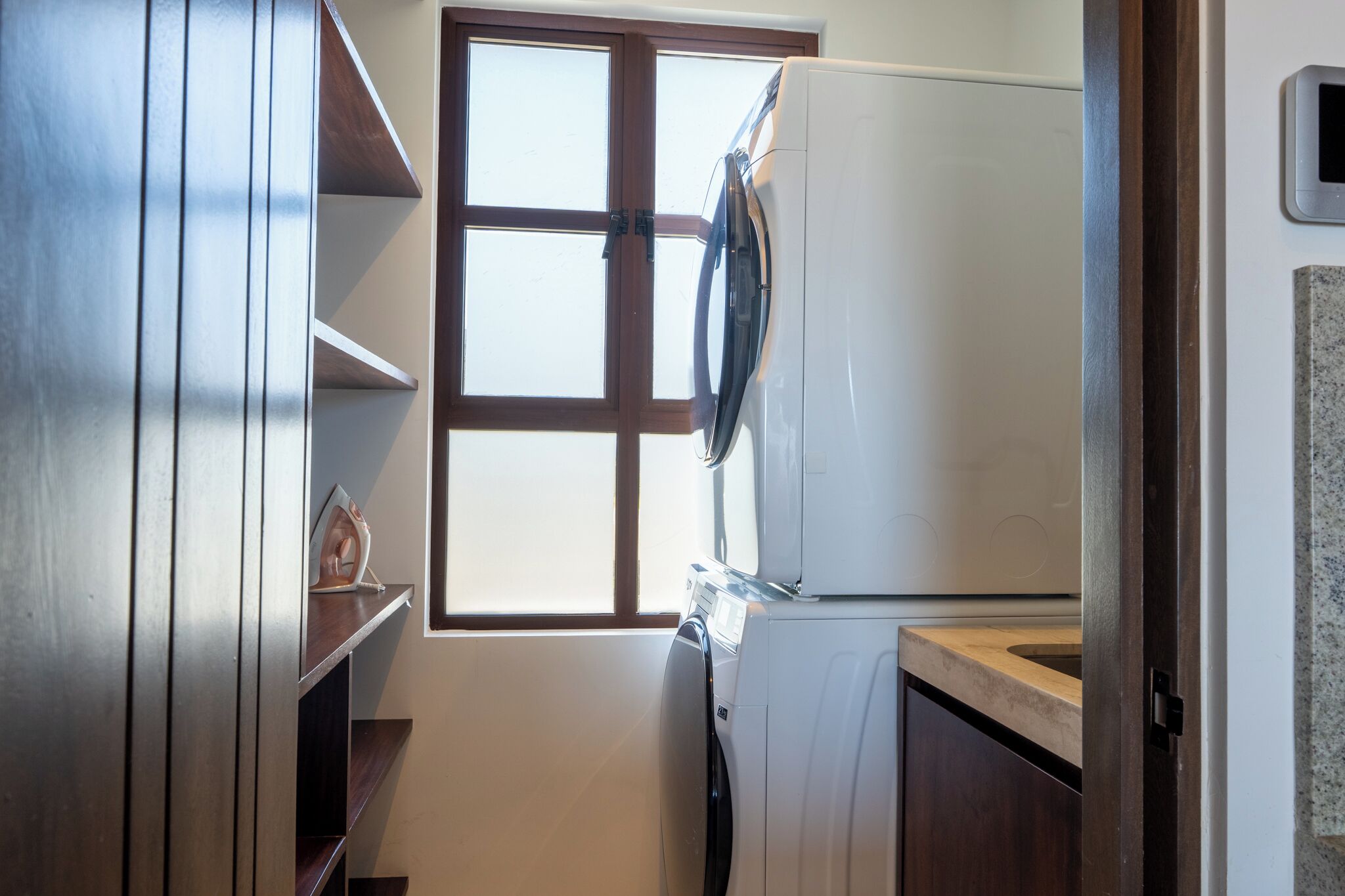 Deluxe Penthouse, 3 Bedrooms | Laundry