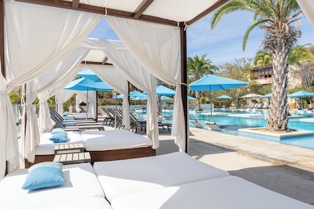 Outdoor pool. Palmilla Dunes Luxury Residences