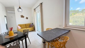 Dining - 'Pilone Del Monaco 9' Apartment with Pool, Sun Deck, and Outdoor Garden (Macchia di Mauro-Pilone)
