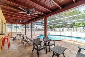 Outdoor pool - Poolside Paradise in North Lauderdale (North Lauderdale)