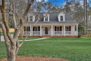 Exterior - Luxury Augusta Oasis-Sleeps 12-Patio&Grill-Spacious! (Augusta)