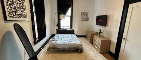WiFi, bed sheets