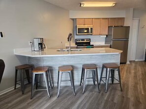 Fridge, microwave, oven, stovetop - Recently renovated lake View Condo with balcony (Port Clinton)