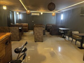 Dining - The Army At Villandro (Kumasi)