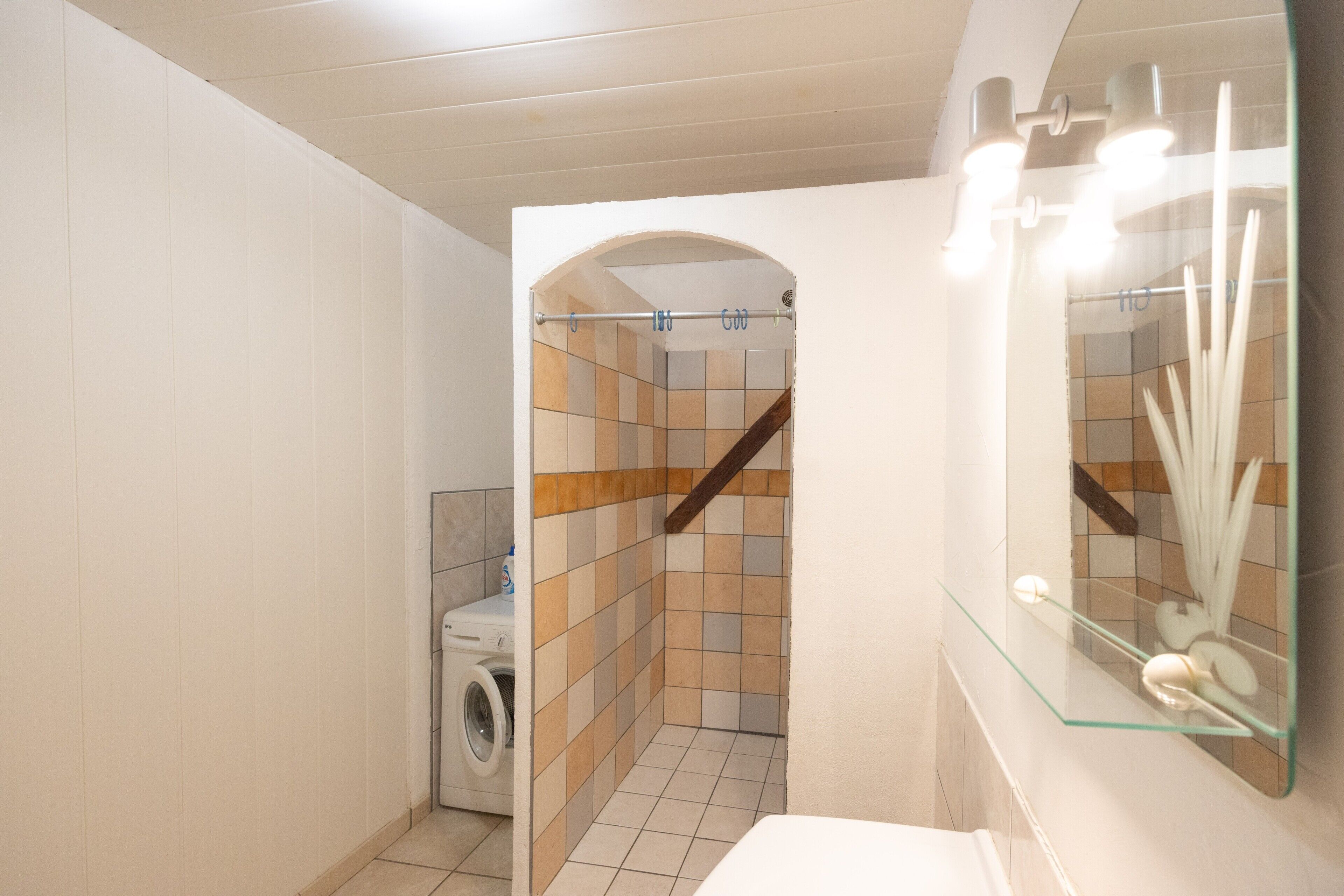 Douche, serviettes fournies