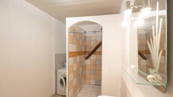 Douche, serviettes fournies