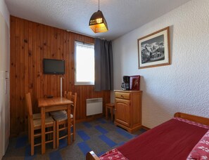 Apartment | Living room - Compact Slope-side Studio for two (Les Deux Alpes)