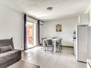 Apartment | Dining - Chic Family Flat With Pool, Sauna (Argelès-sur-Mer)