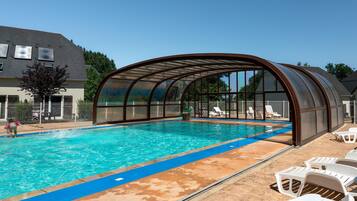 Apartment | Pool | Outdoor pool, a heated pool