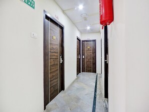 House | Interior - Deluxe Lotus Park Hotel (Visakhapatnam)