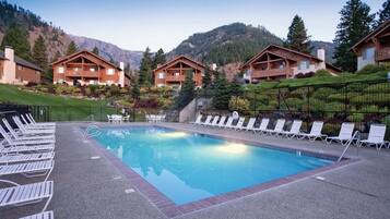 Seasonal outdoor pool