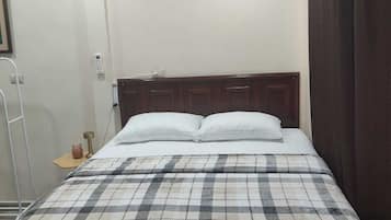 Free WiFi, bed sheets