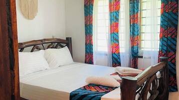 Deluxe House, Garden View | Free WiFi, bed sheets