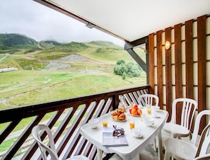 Apartment | Balcony - Superior 2-bedroom Stay for 6 (Garin)
